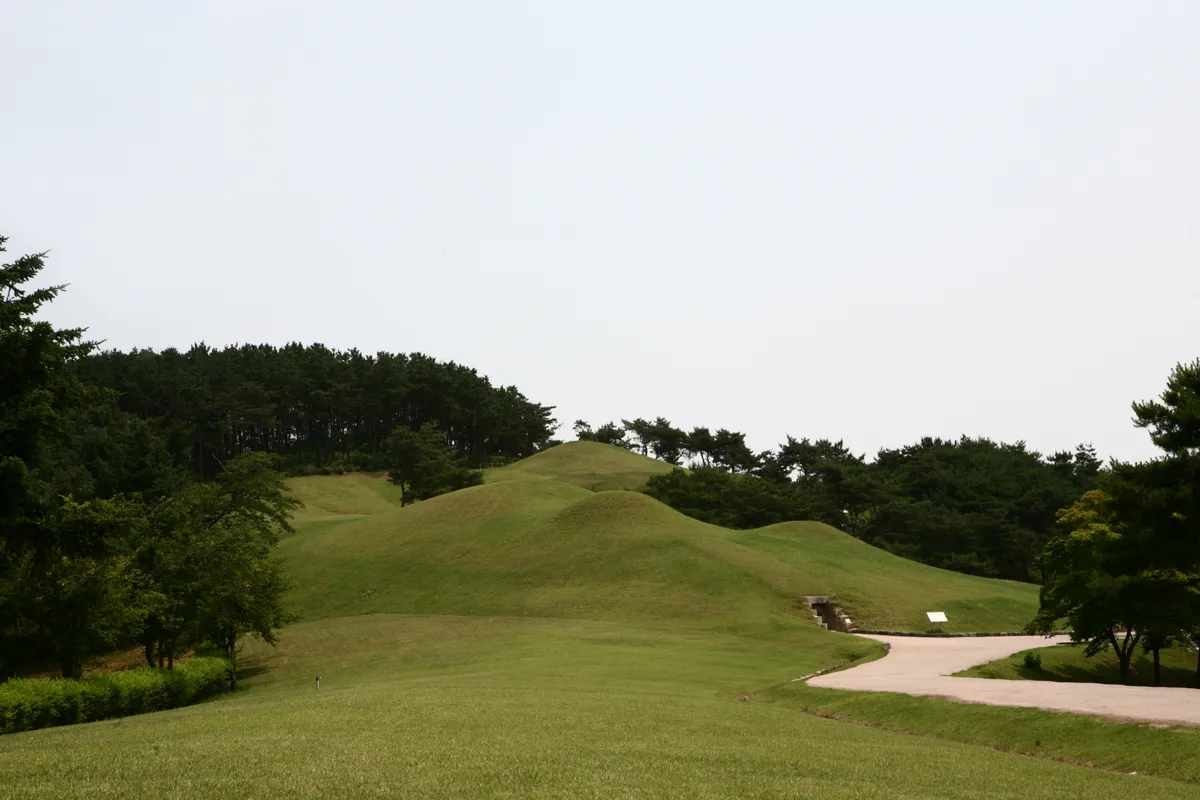 공주 무령왕릉과 왕릉원 사진