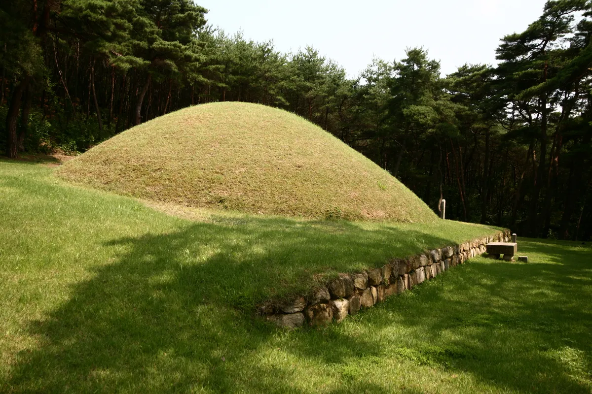 경주 일성왕릉 사진