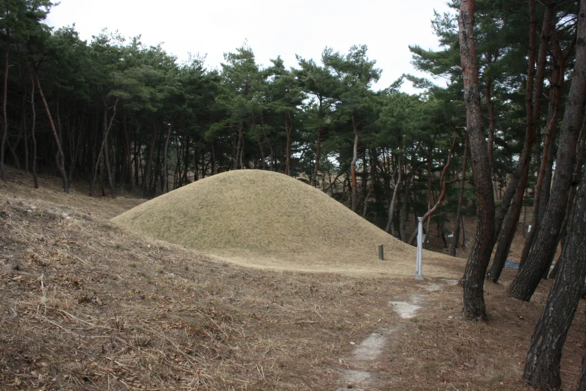 경주 문성왕릉 사진