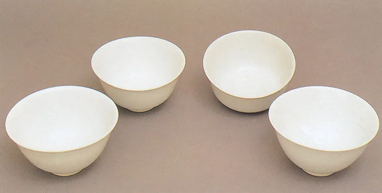 백자 ‘천’ ‘지’ ‘현’ ‘황‘명 발 사진