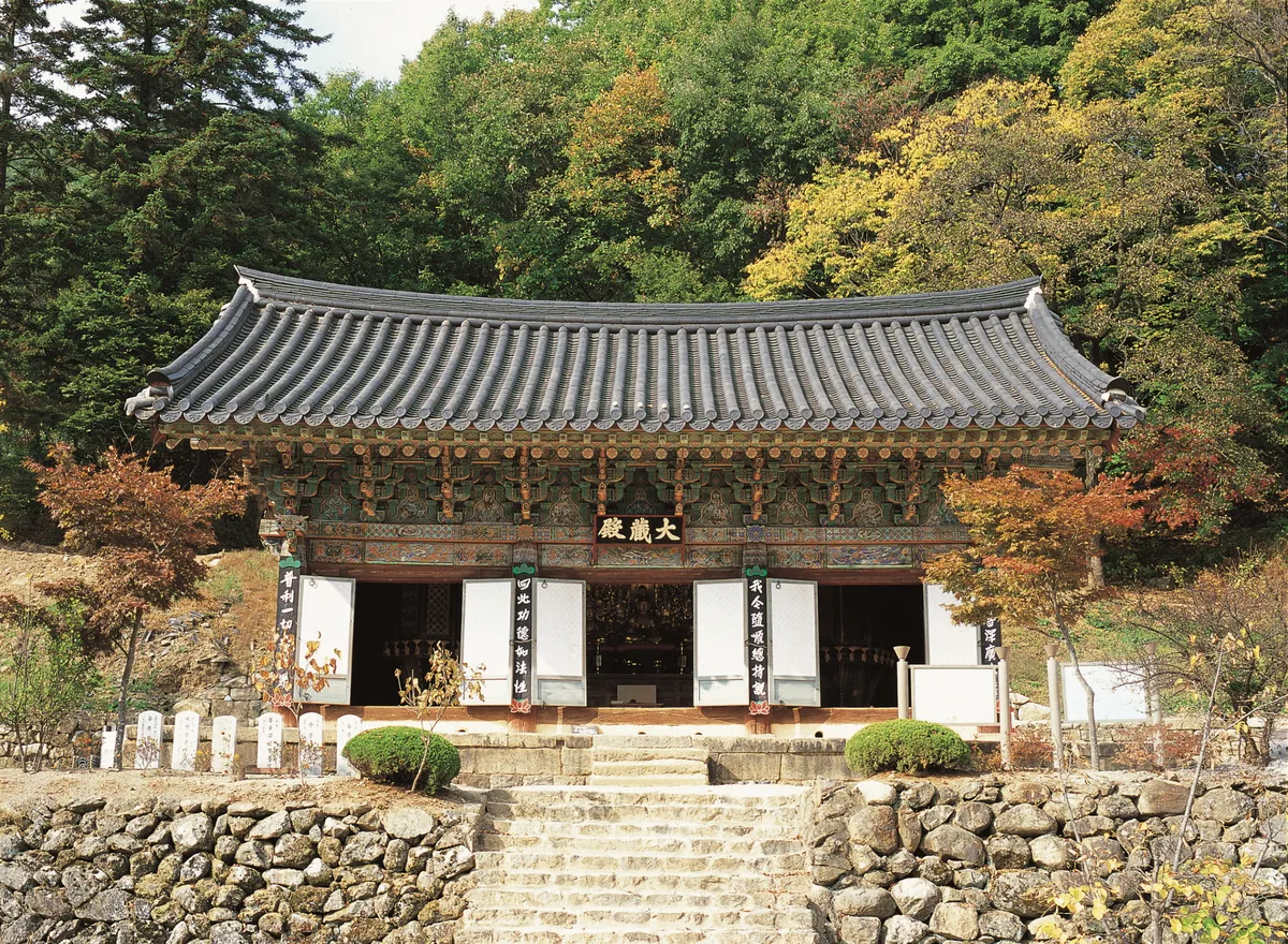 예천 용문사 대장전과 윤장대 사진