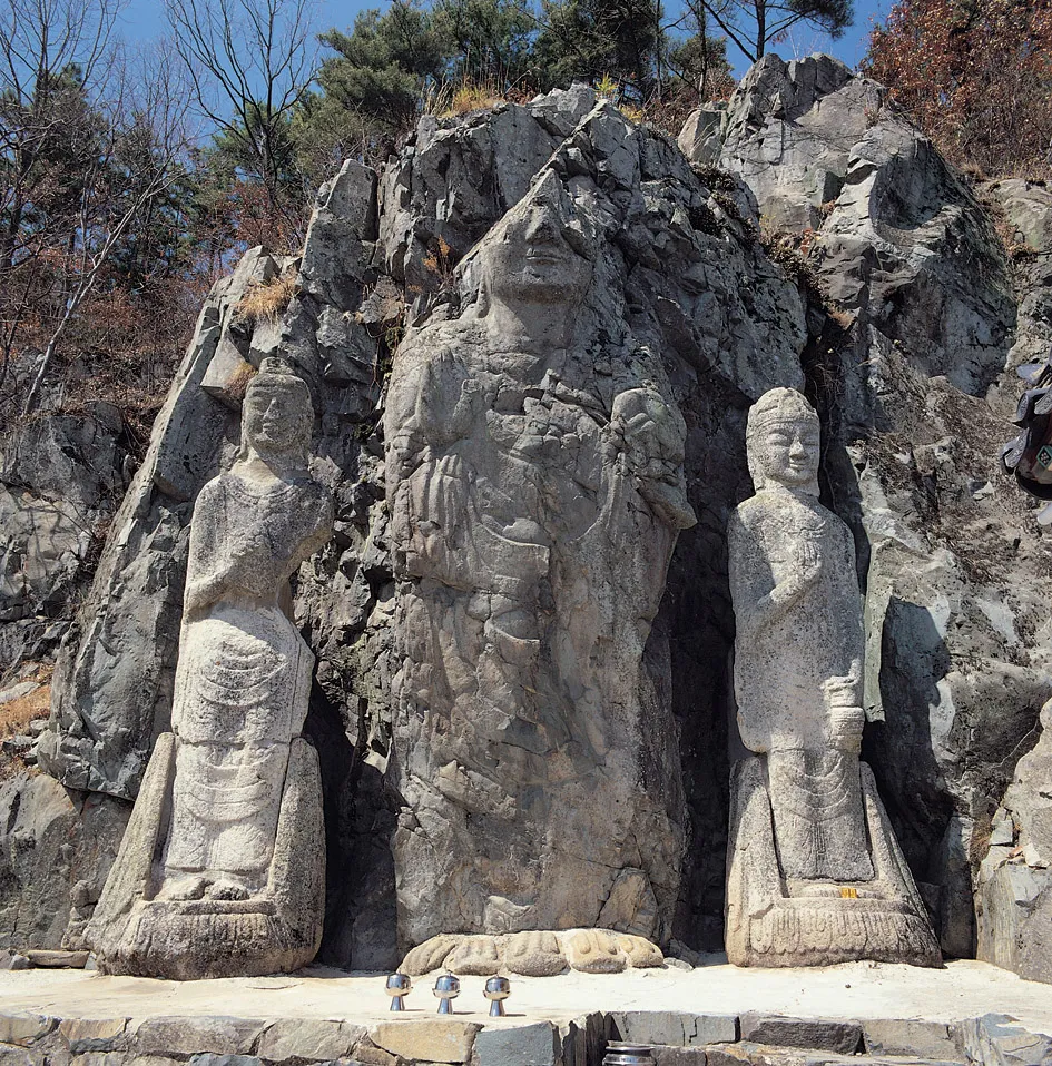 경주 서악동 마애여래삼존입상 사진