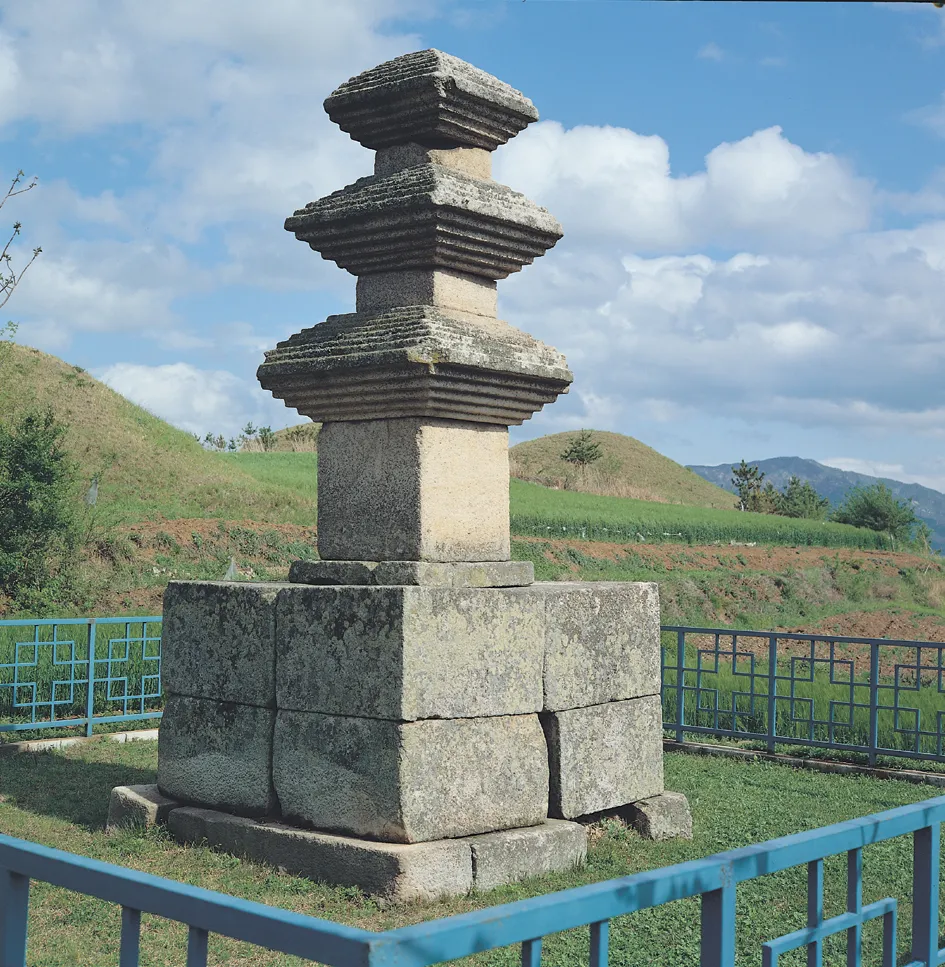 경주 서악동 삼층석탑 사진
