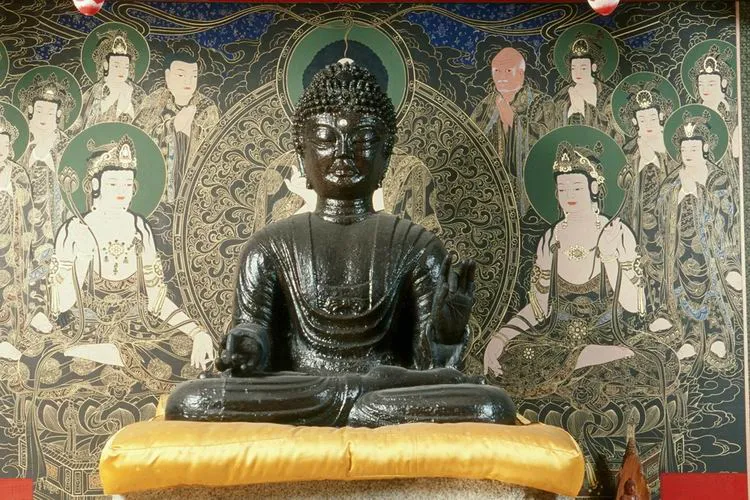 충주 철조여래좌상 사진