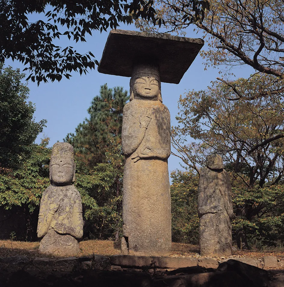 당진 안국사지 석조여래삼존입상 사진
