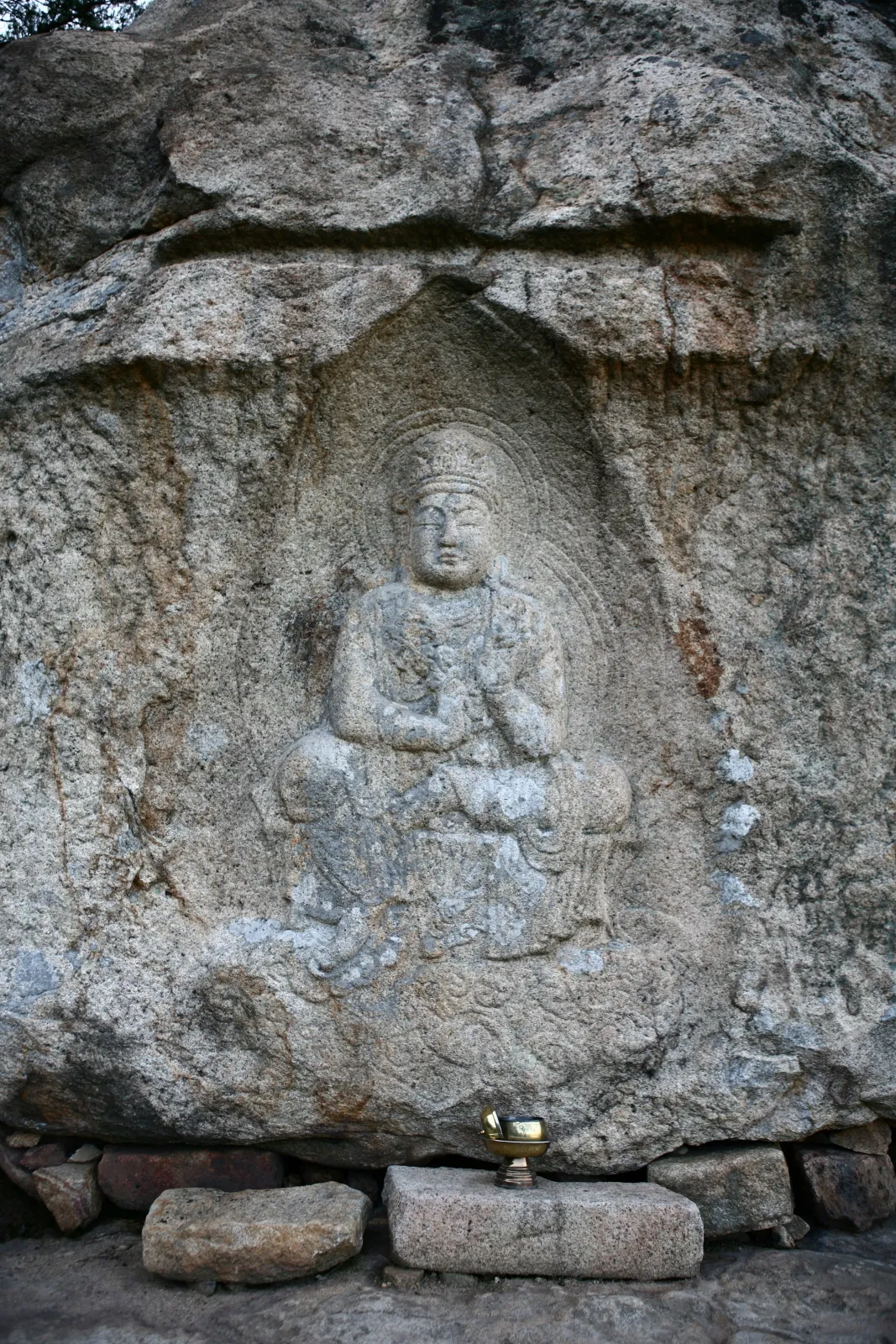경주 남산 신선암 마애보살반가상 사진