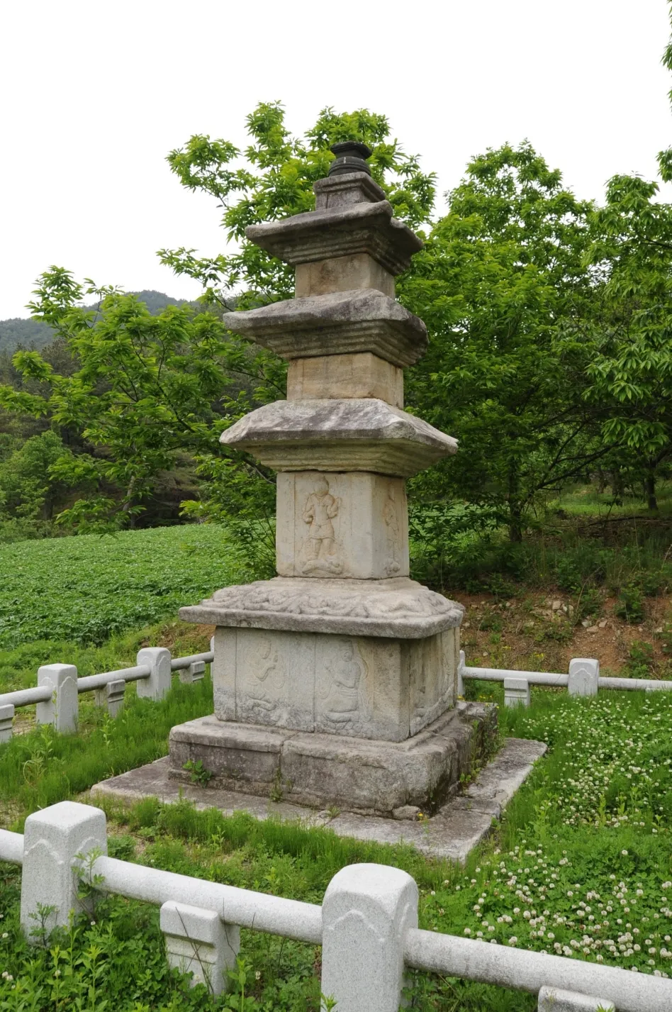 함양 승안사지 삼층석탑 사진