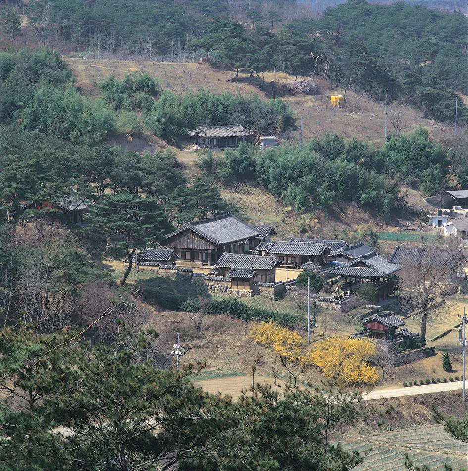 달성 도동서원 중정당·사당·담장 사진