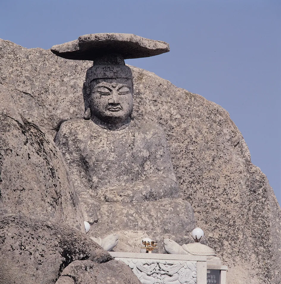 경산 팔공산 관봉 석조여래좌상 사진