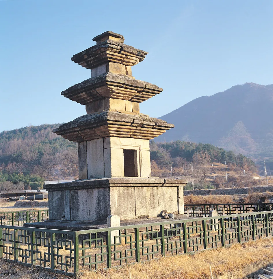 구미 낙산리 삼층석탑 사진