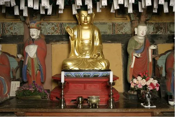 여수 흥국사 목조지장보살삼존상·시왕상 일괄 및 복장유물 사진