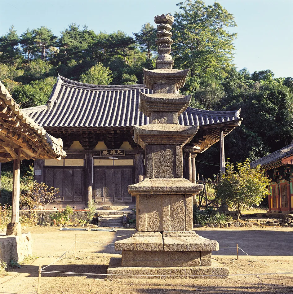 순천 동화사 삼층석탑 사진