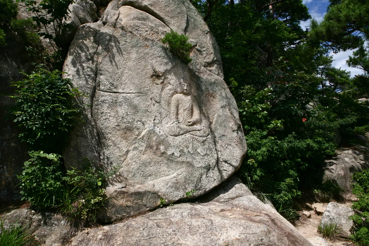 경주 남산 용장사지 마애여래좌상 사진