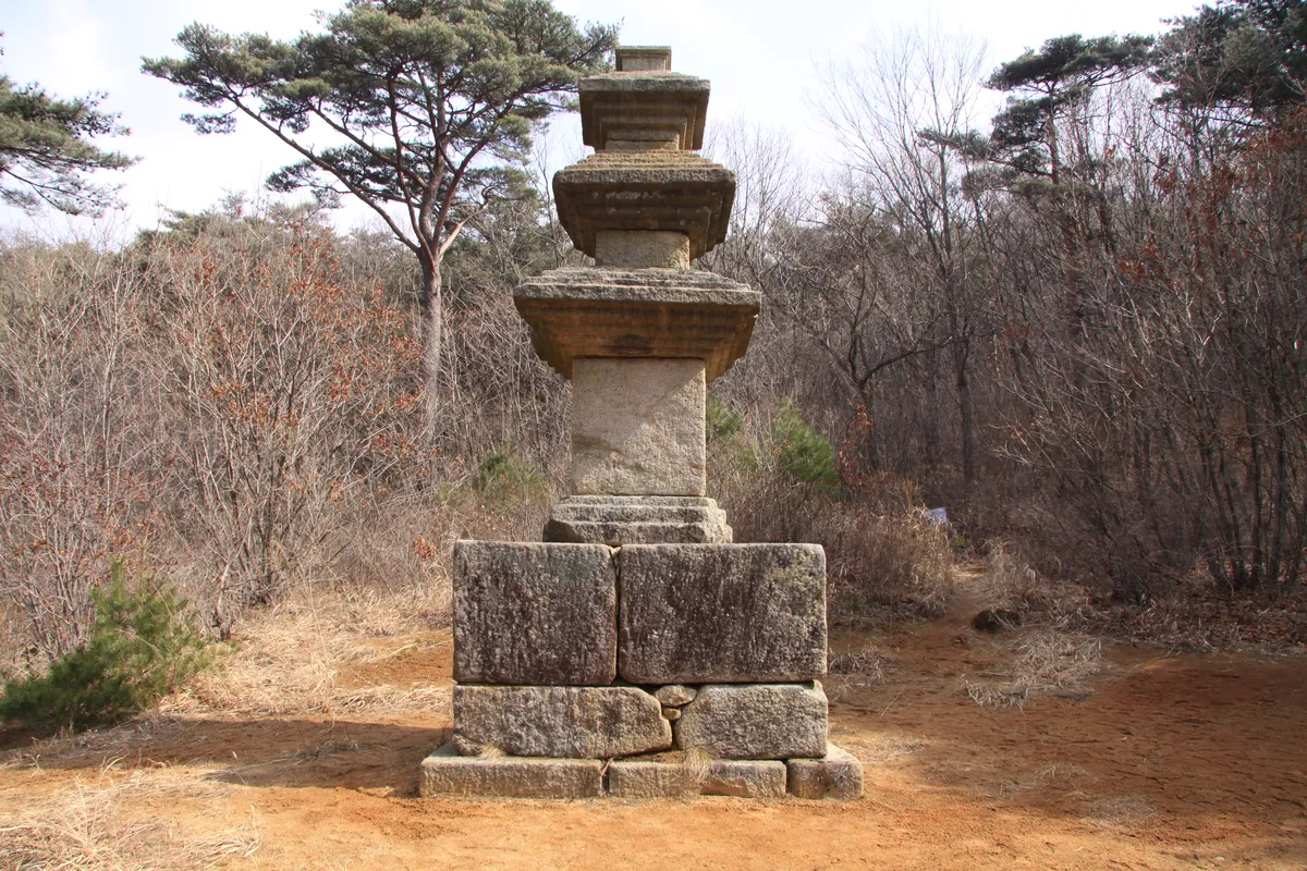 경주 남산 용장계 지곡 제3사지 삼층석탑 사진